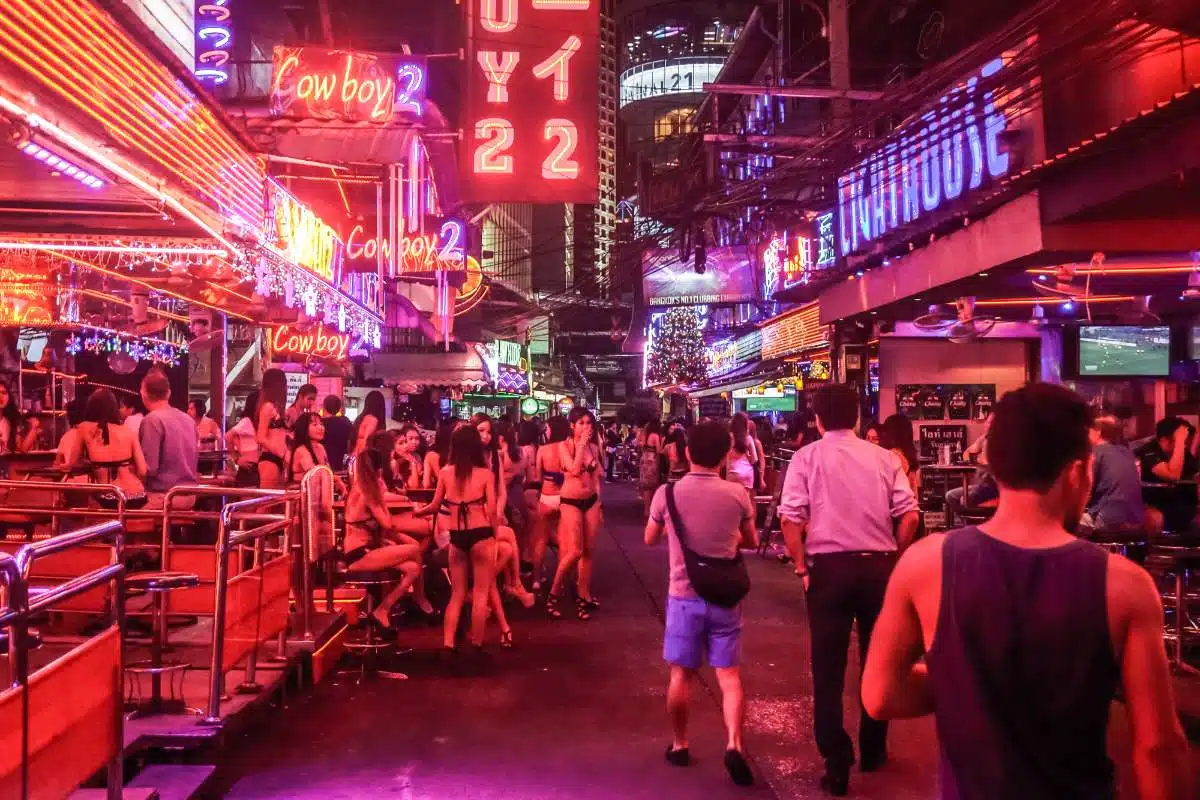 Soi Cowboy Bangkok Info And Tips For The Red Light District