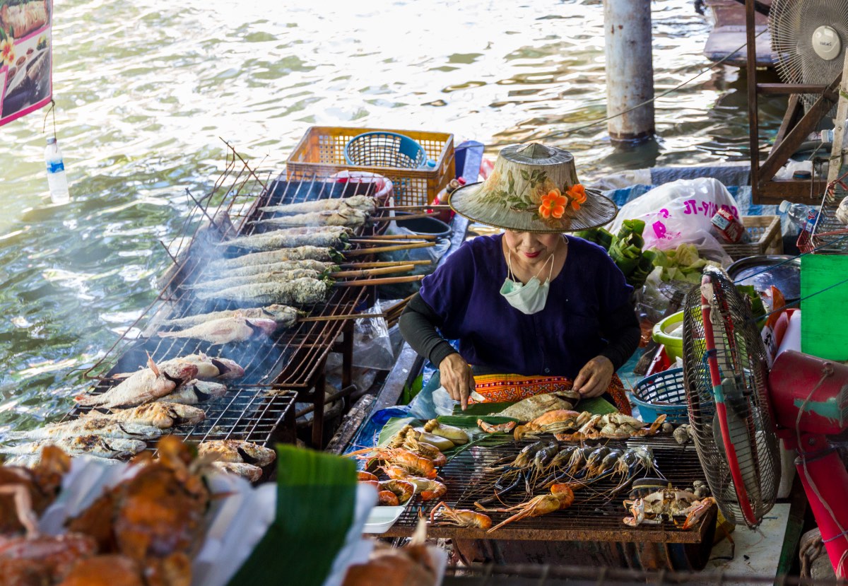 Taling Chang Floating Market Bangkok Tour