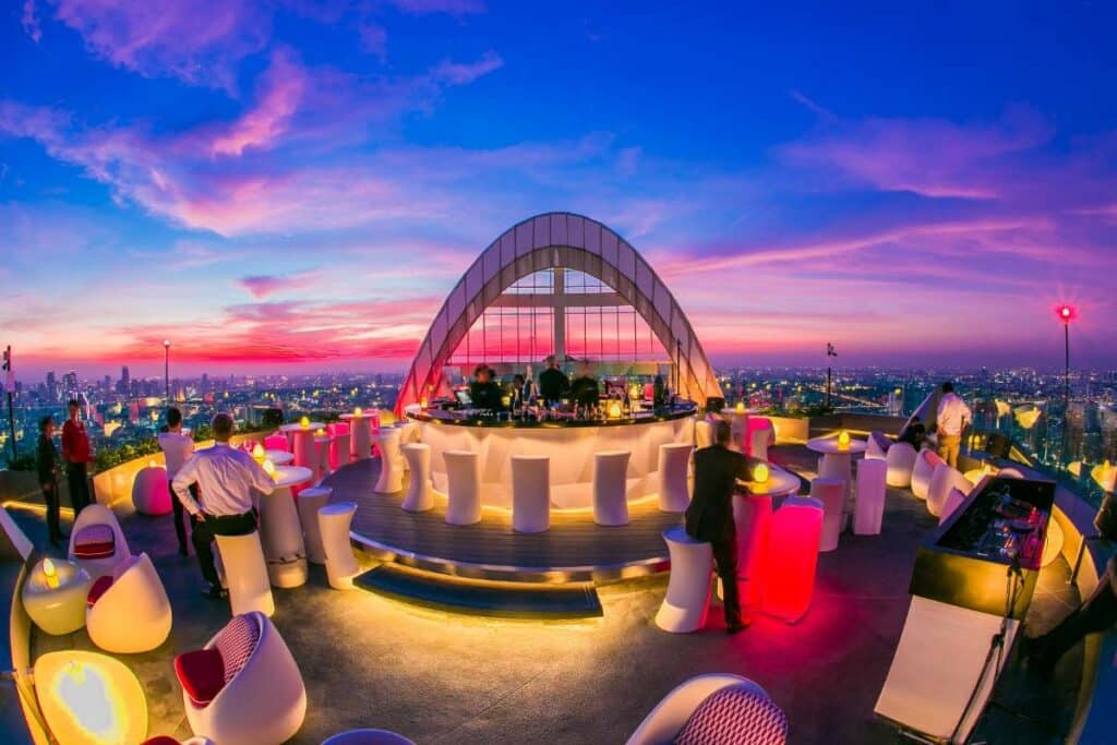 Cru Champagne Rooftop Bar - Centara Grand At Centralworld