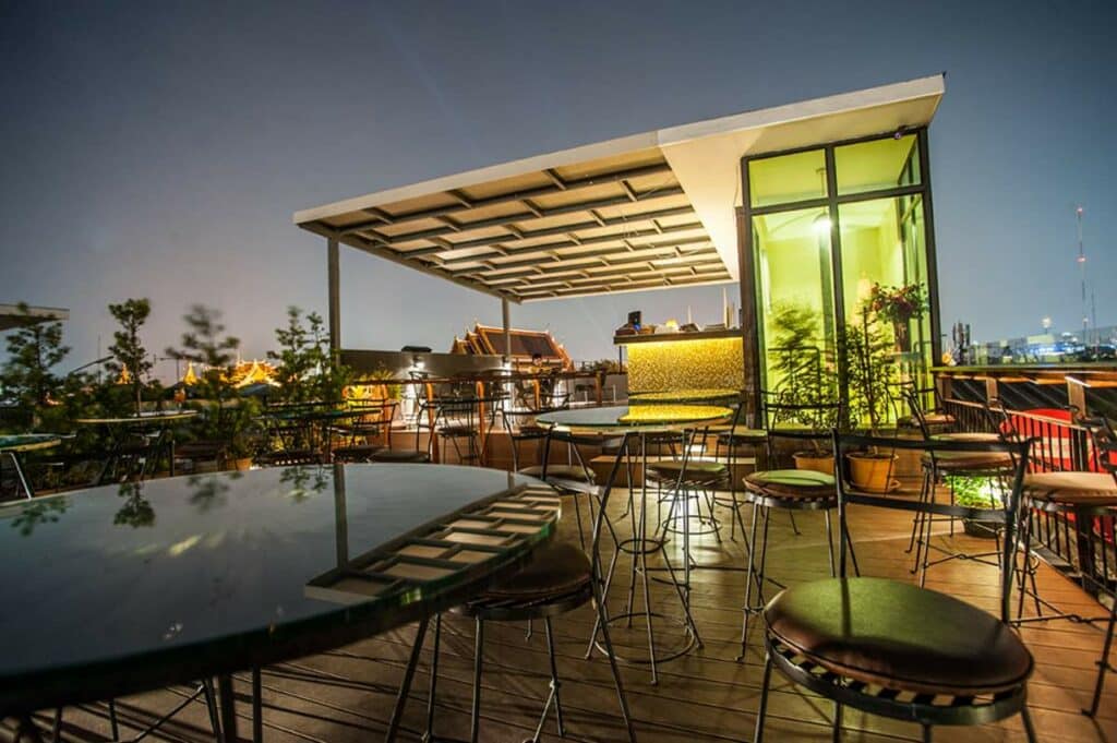 Eagle Nest Rooftop Bar Bangkok - Sala Arun Hotel