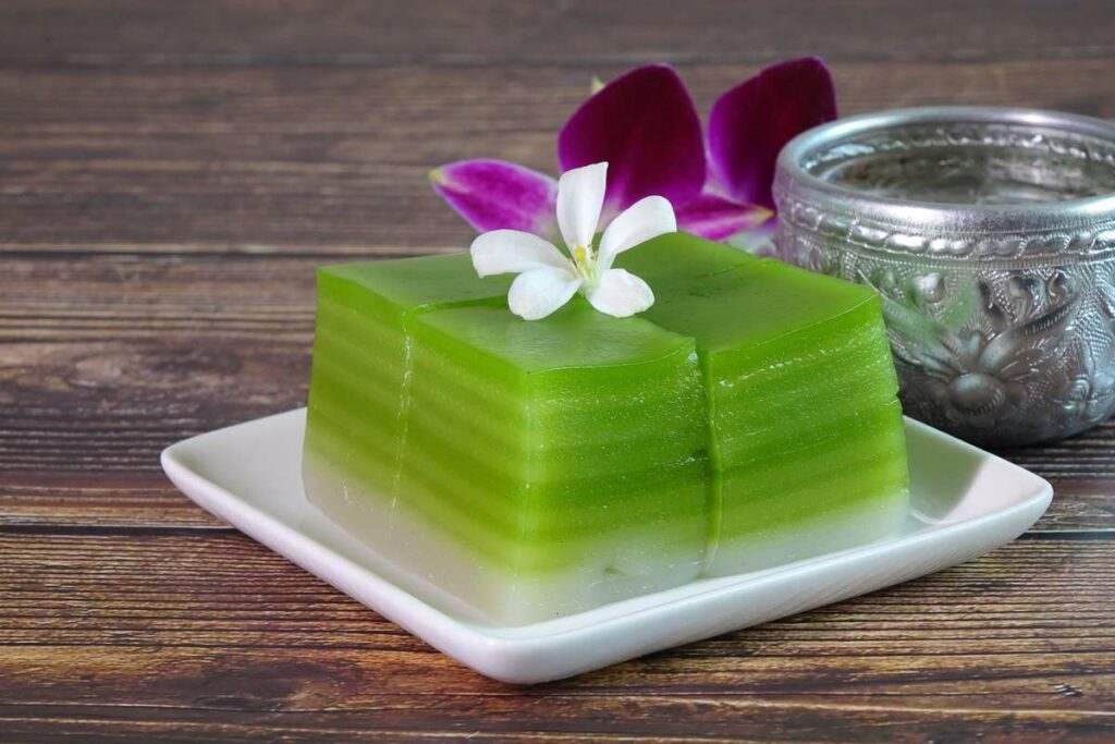 Khanom Chan - Thai Desserts