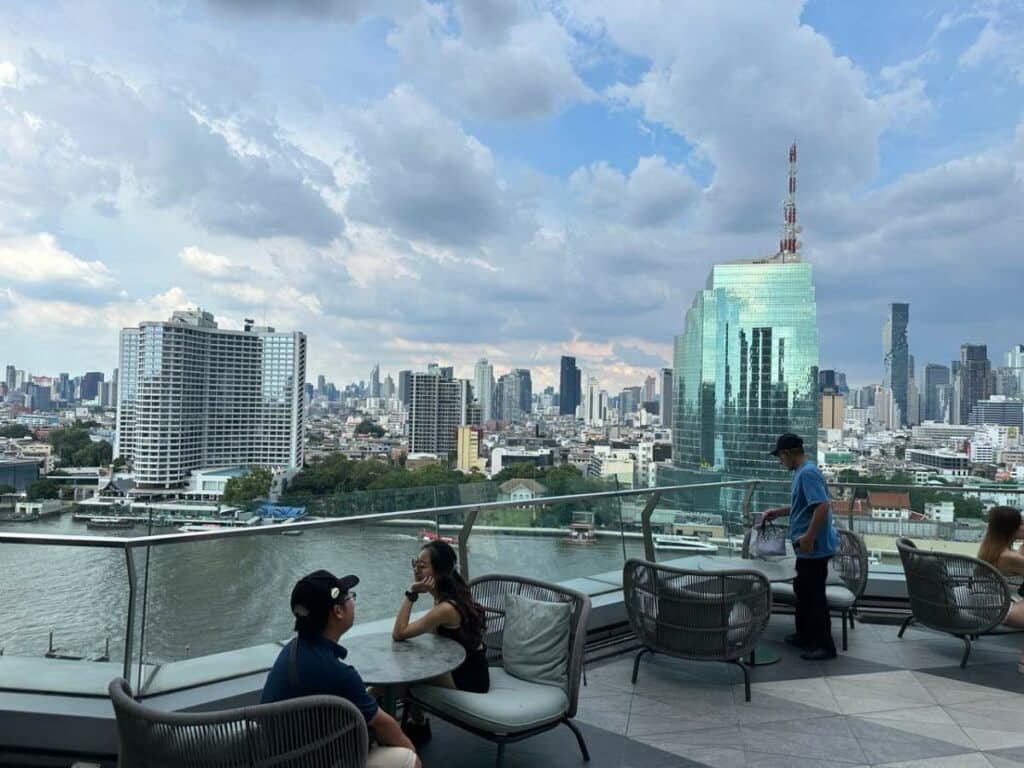 Starbucks Chao Phraya Riverfront At Iconsiam