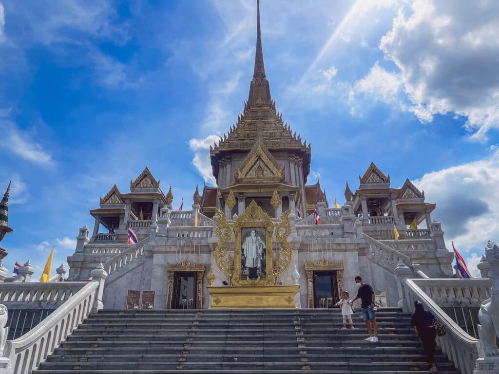 Wat Traimit - Temple In Bangkok