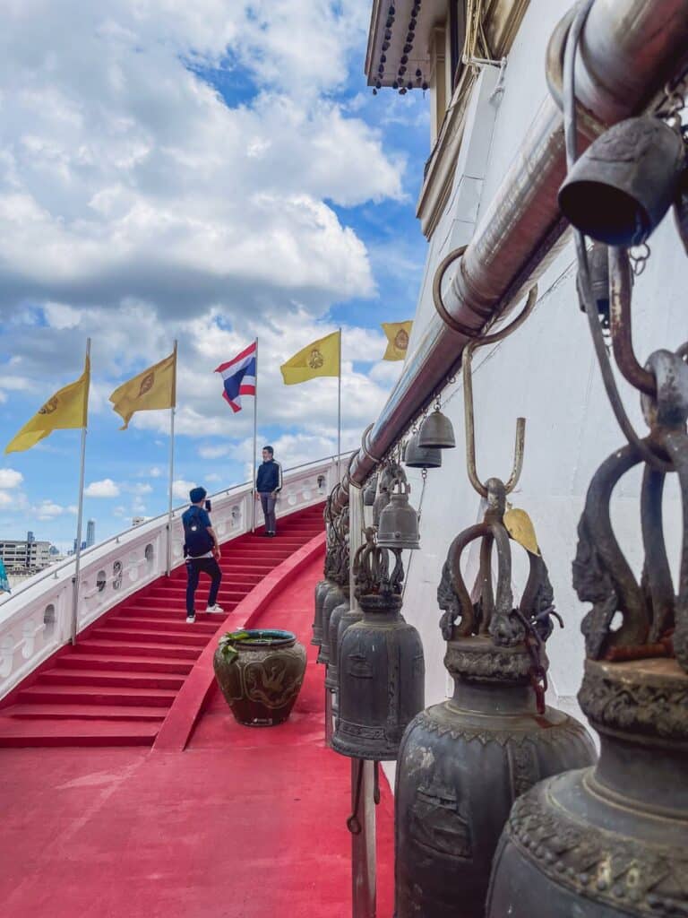 Wat Saket Bangkok - Golden Mount - Aufstieg Über Die Treppe