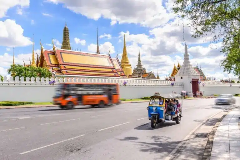 Scams In Bangkok: Tuktuk Vor Dem Großen Palast