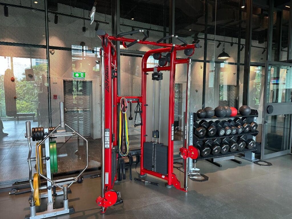 Kabelzug Im Gym Des Kimpton Maa-Lai