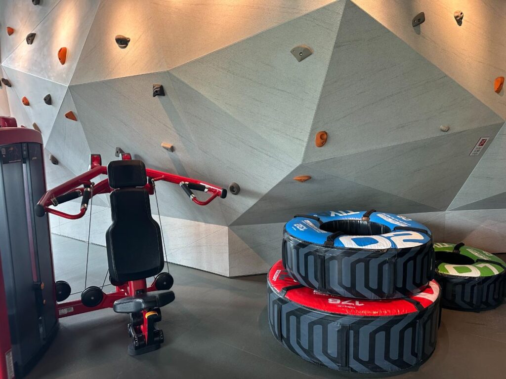 Hyrox-Rig Im Gym Des Kimpton Maa-Lai