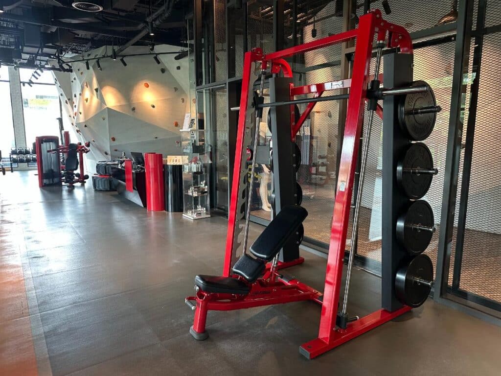 Smith-Maschine Im Gym Des Kimpton Maa-Lai