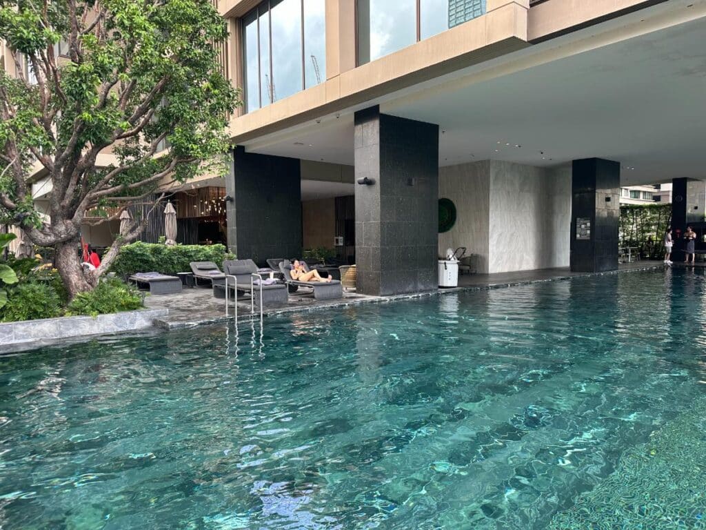 Infinity-Pool Im Kimpton Maa-Lai Bangkok
