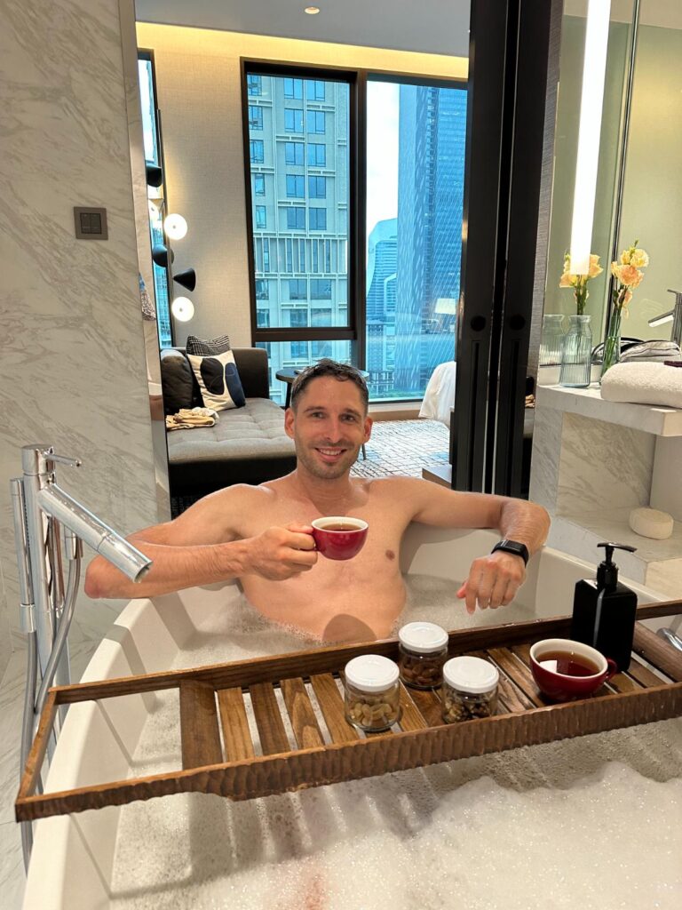 Badewanne Der Suite Im Kimpton Maa-Lai Bangkok